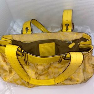 Authentic Coach signature shoulder bag